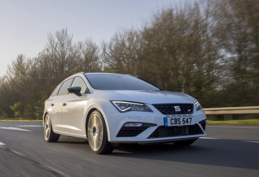  Seat Leon ST Cupra 300 2017 года  (UK) (фото 34 из 40)